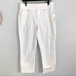 NWT Women’s Size 10 Tribal Cropped Capri White Jeans, Boyfriend Fit, Distressed
